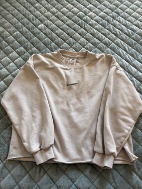 Nike Crewneck Sweatshirt in Light Beige with Small Swoosh cropped